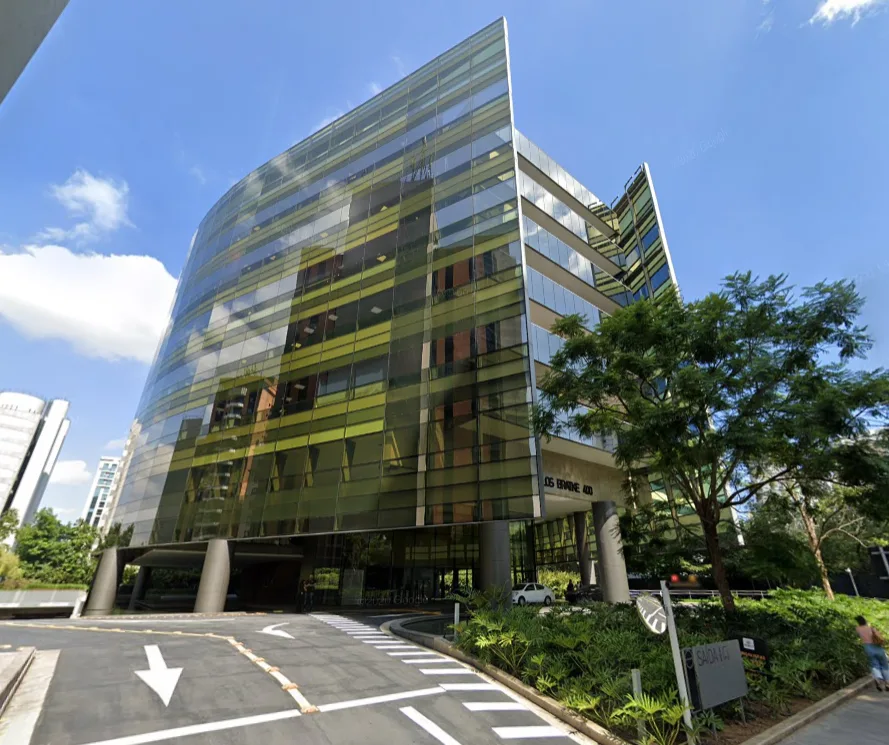 Arquiteto Carlos Bratke — Edifício corporativo em Itaim Bibi, São Paulo