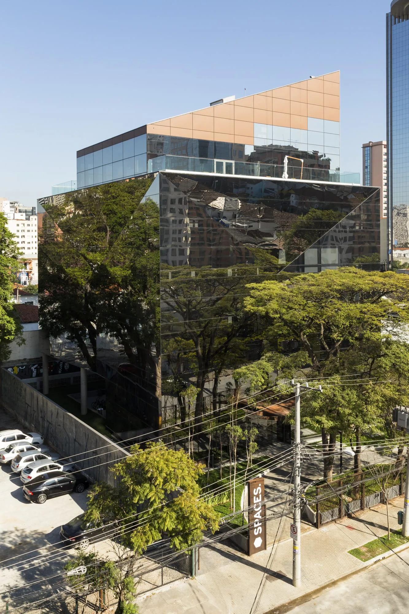 OPI-4 — Edifício corporativo em Pinheiros, São Paulo